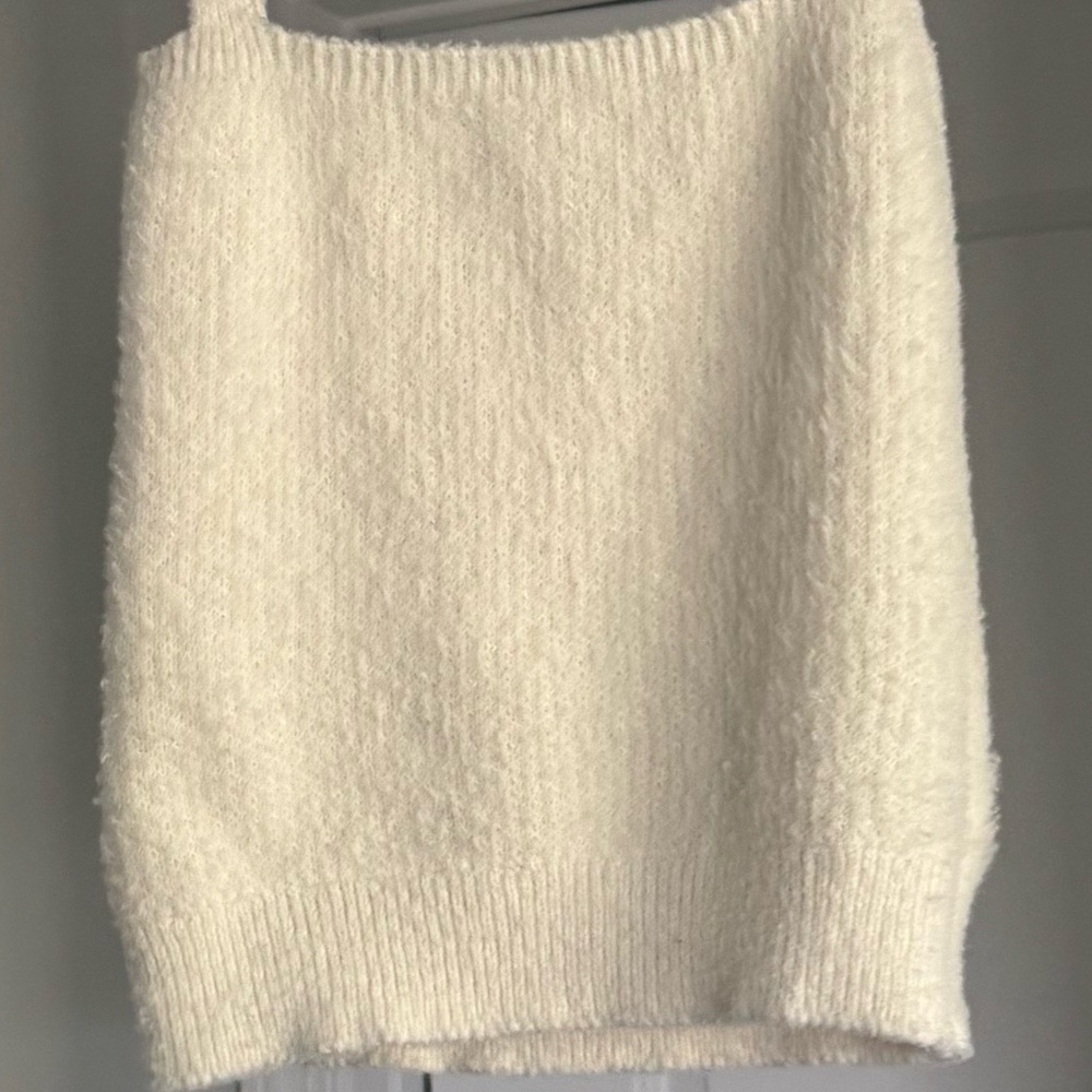 Elegant White Sweater Knit Tank Top - Picture 4 of 13
